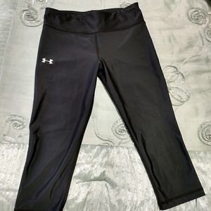 Compression heat gear work out short pants.